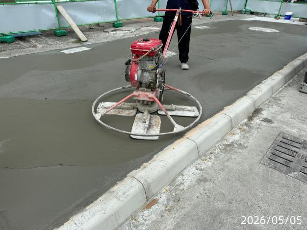 鼓山區中華一路（馬卡道路至慶豐街）人行環境改善工程