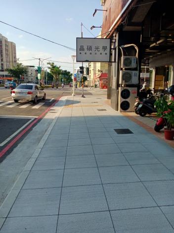 鳳山區南京路(國泰路二段至五甲一路)人行環境改善工程(第二標)
