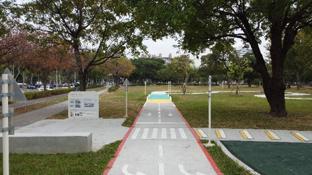 鳳山區新強公園_模擬車道