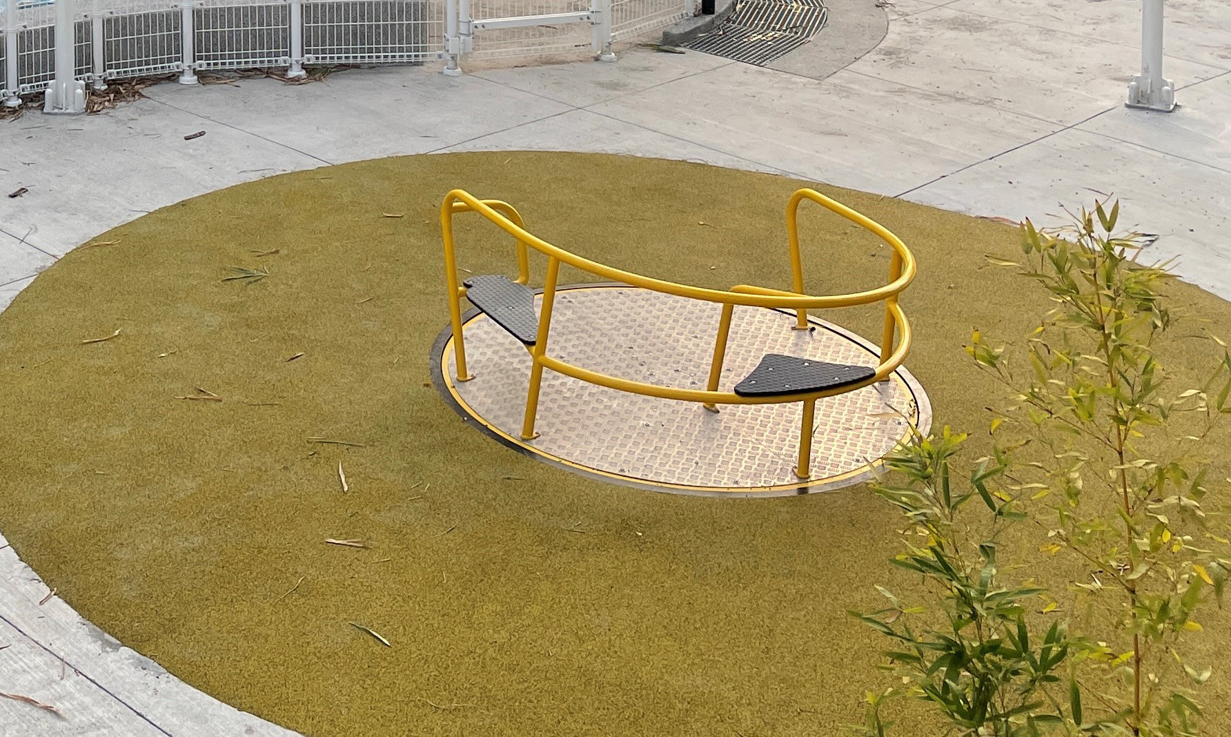 岡山河堤公園_共融式轉盤