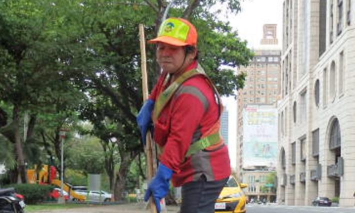 環境保護局　孫美紅