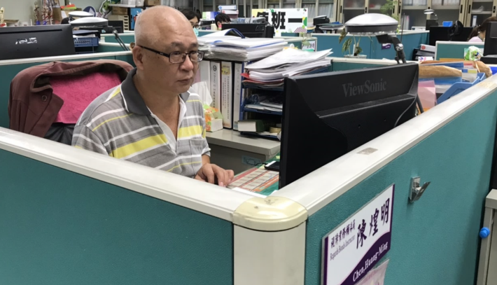 勞工局　陳煌明