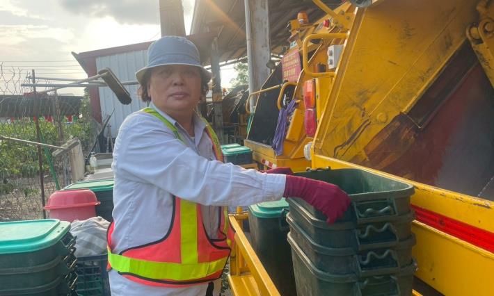 環境保護局　曾麗華