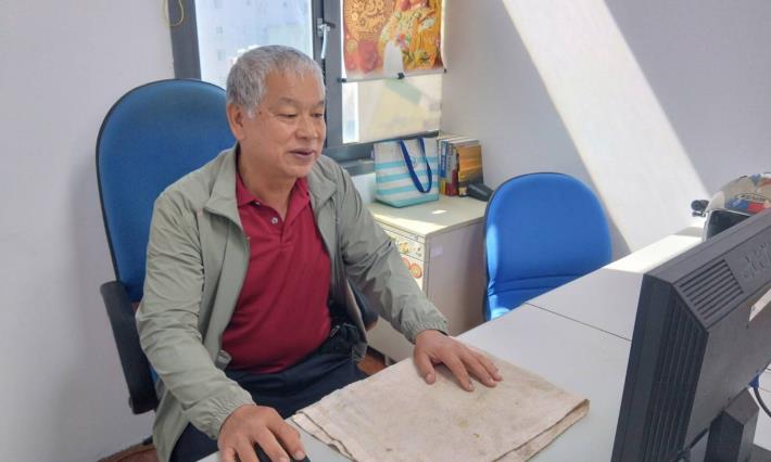 勞工局　伍長義