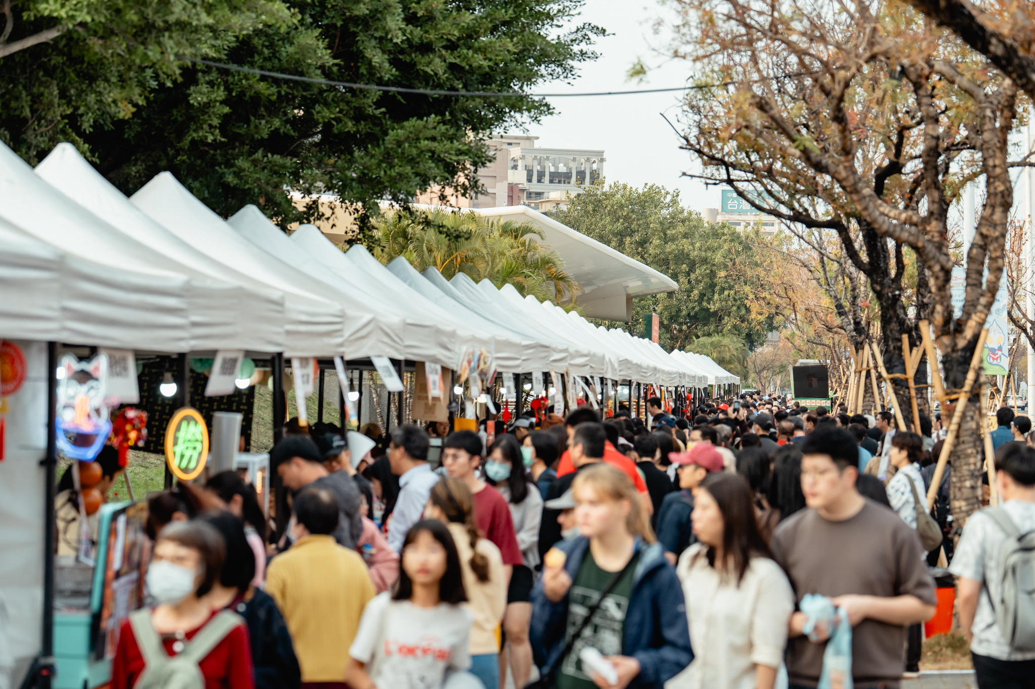 香港年宵在高雄首日登場吸人潮 連嗨3天體驗港式年節氛圍