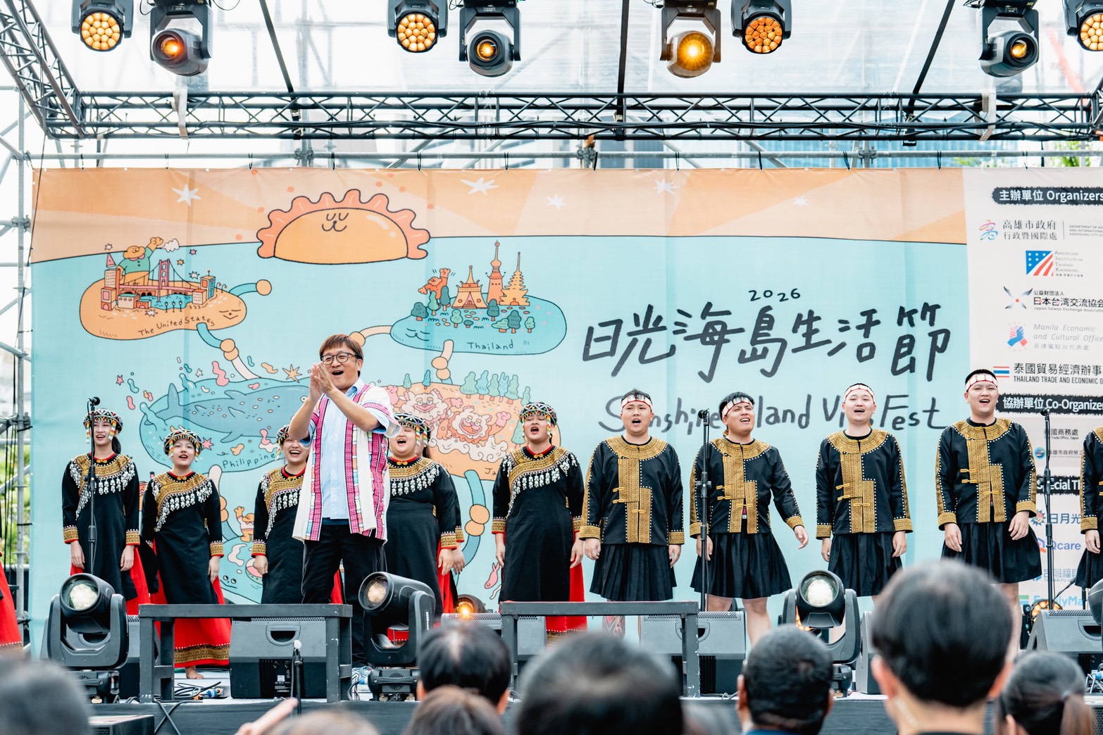 首日湧5萬人！2026日光海島生活節中央公園、高雄車站同步登場  