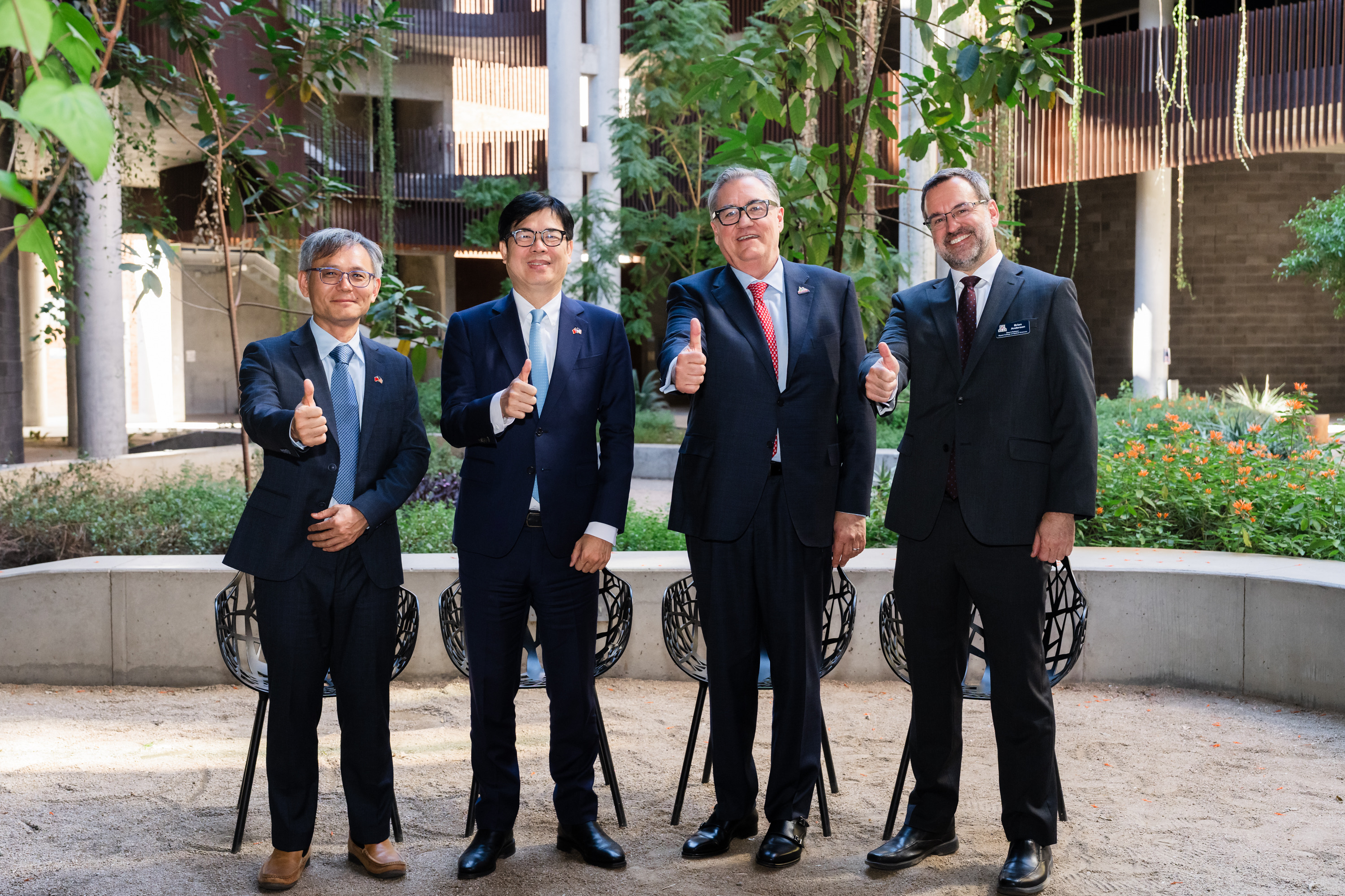 陳其邁聯手中山大學深入亞利桑那大學 促「矽光子」台美跨國產學合作 深耕 AI 關鍵技術
