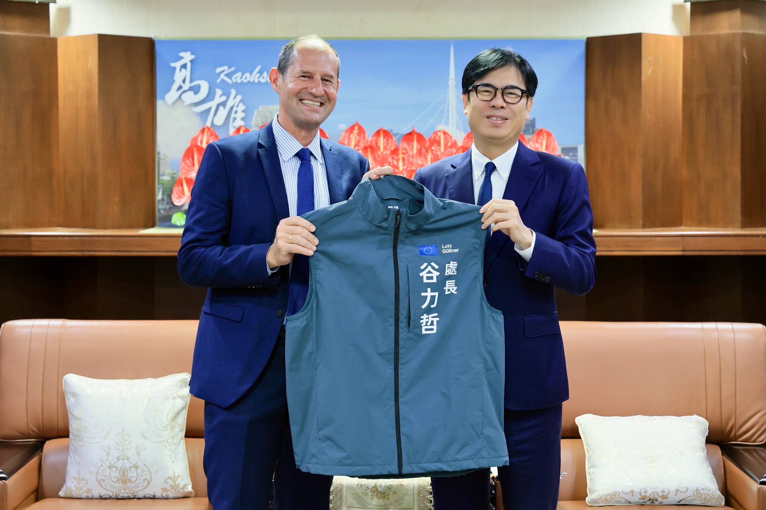 歐洲經貿辦事處谷力哲處長拜會陳其邁 高雄加入歐盟國際城市夥伴計畫 芒果芭樂獲准外銷歐盟 陳其邁力薦燕巢芭樂、金煌芒果