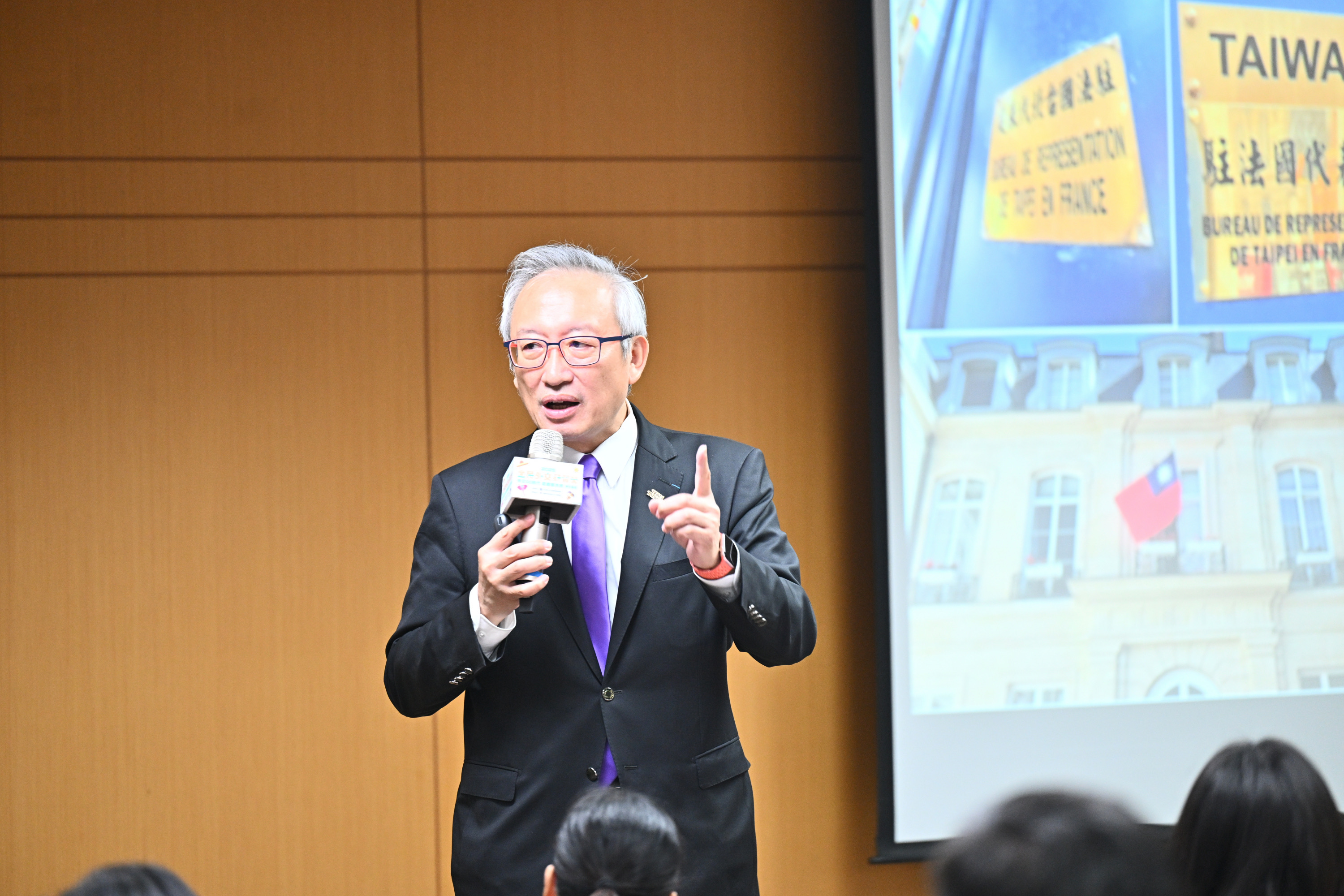 高雄市姊妹市及友好夥伴城市-外交研習營高雄登場 吳志中次長親授課 大學生踴躍報名 李懷仁:中央地方合作 持續拓展高雄城市外交