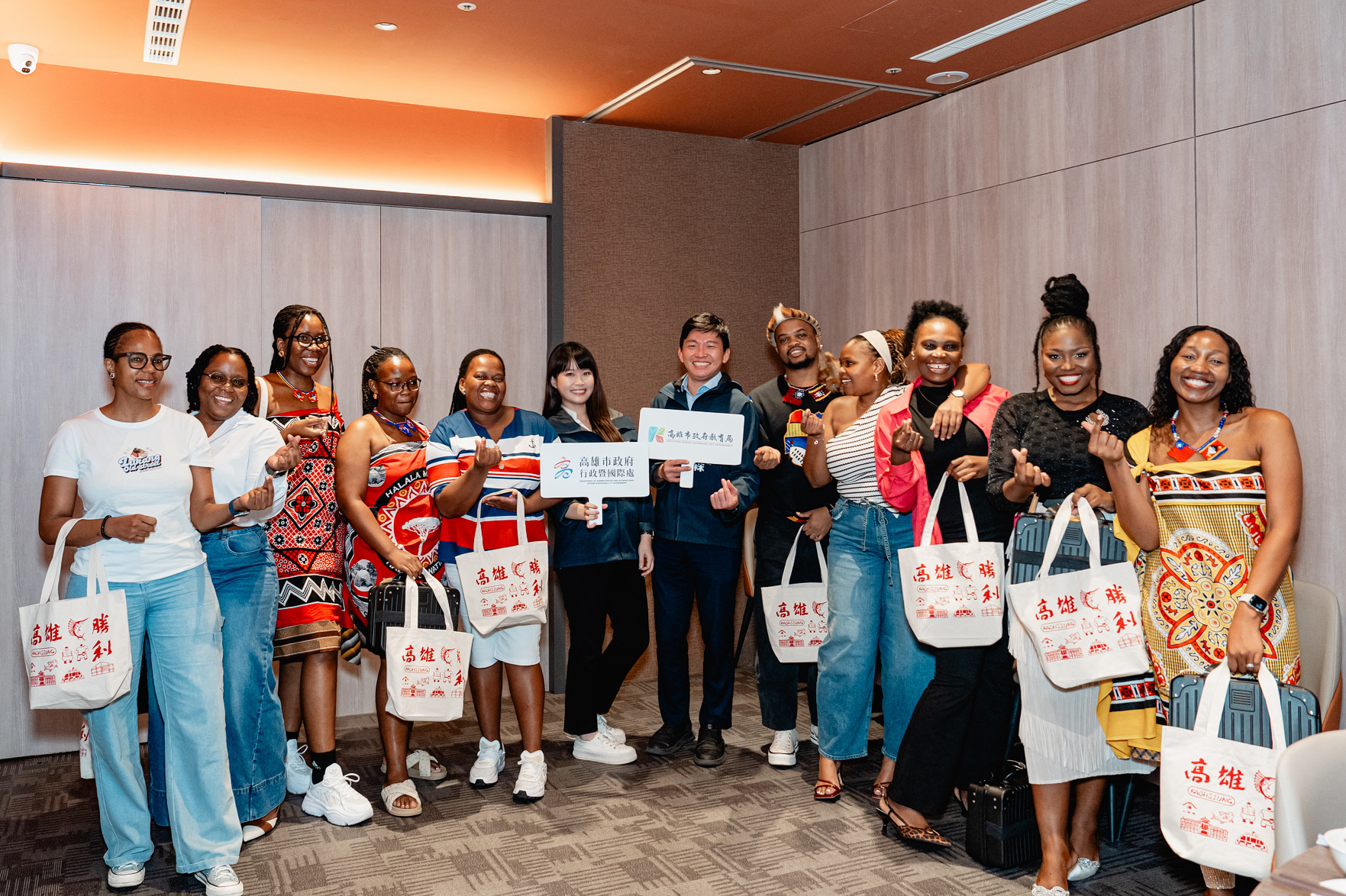 友邦教師愛上高雄人情味 史國9位外師選擇續留任教 雙語教育深化台史情誼