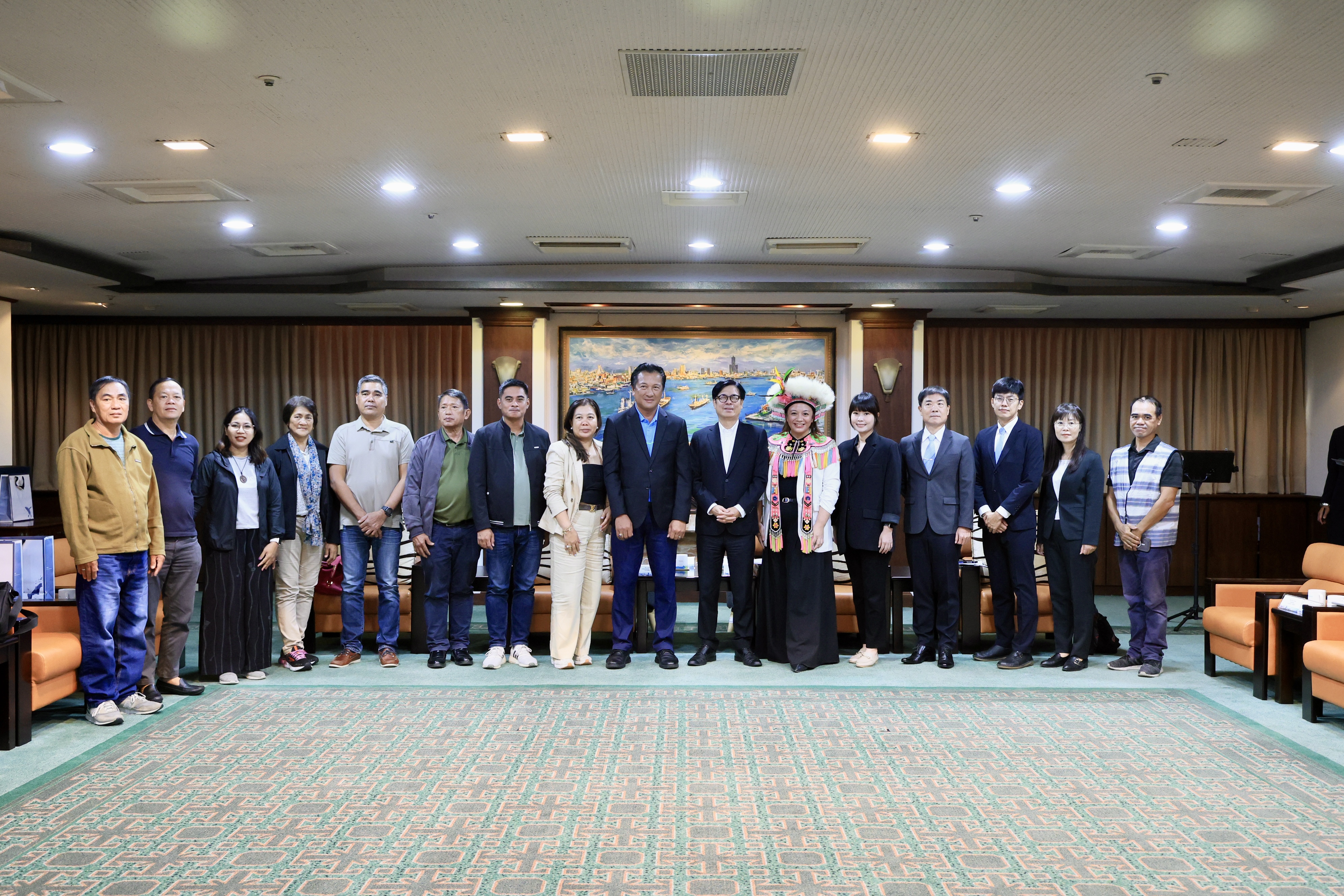 巴丹群島省省長阿古托拜會高雄市長 盼擴大教育文化合作