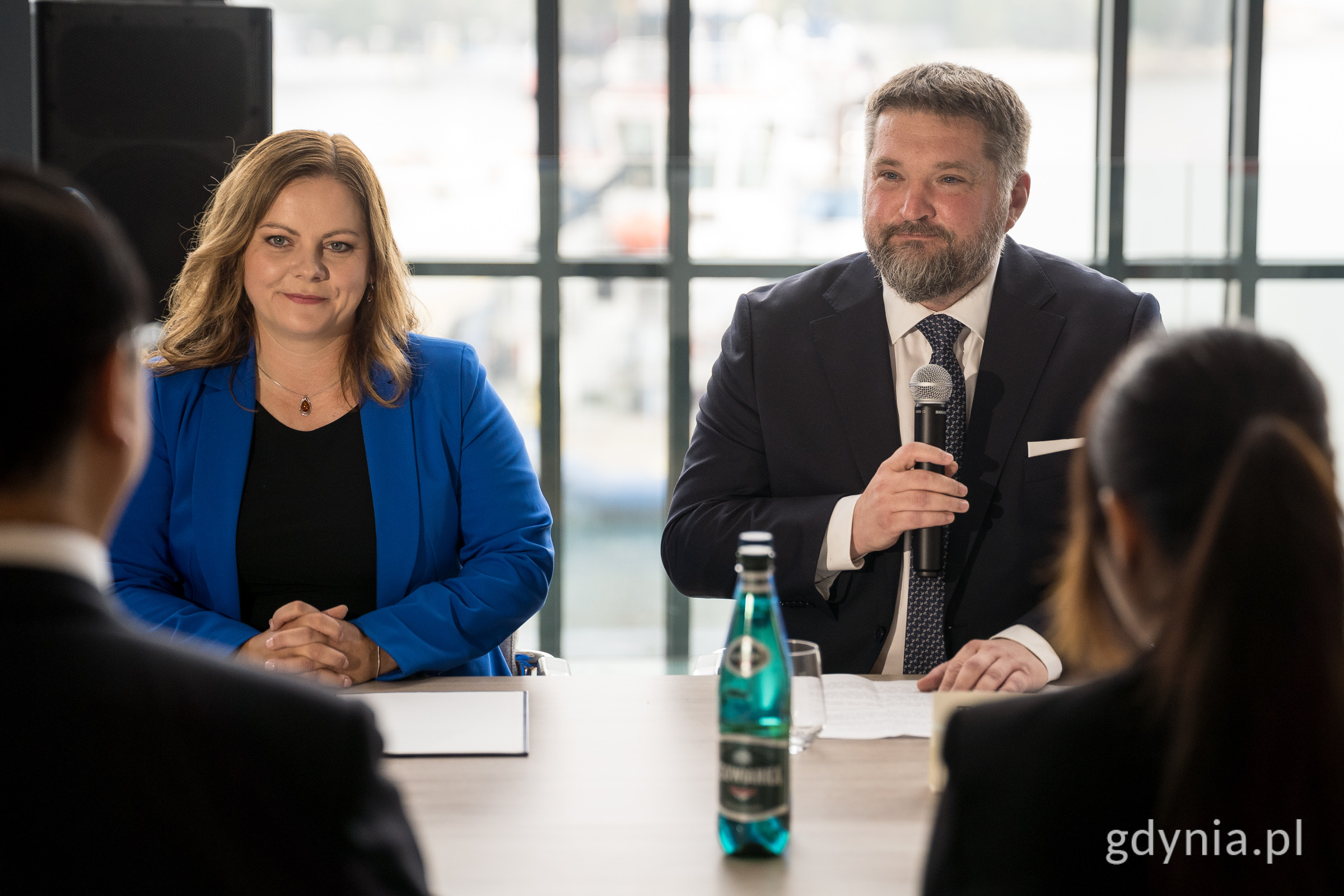 8. Gdynia City Council
Chairman Tadeusz Szemiot witnessed the signing and expressed hopes for deepened
cooperation and mutual benefit.