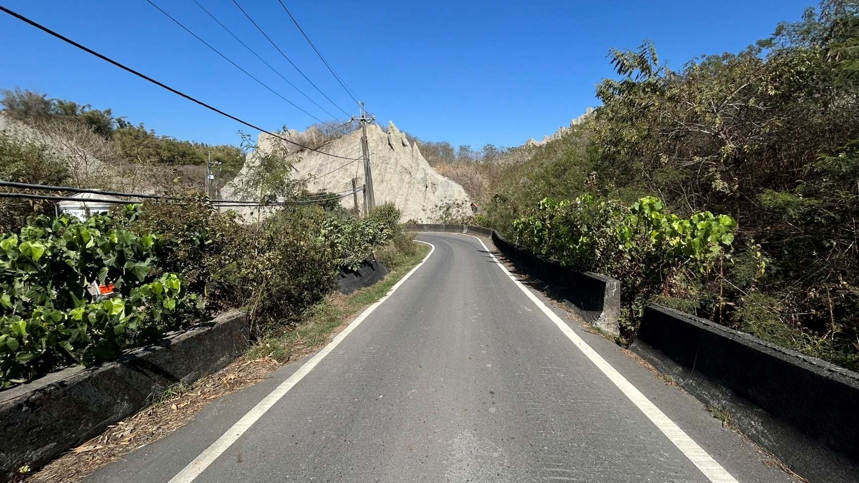 內門區高136線急彎路段改善完成 拓寬雙向通行空間 提升行車安全