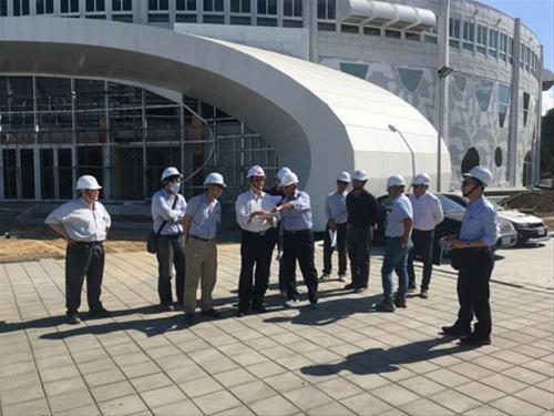 吳局長視查鳳山運動園區工地