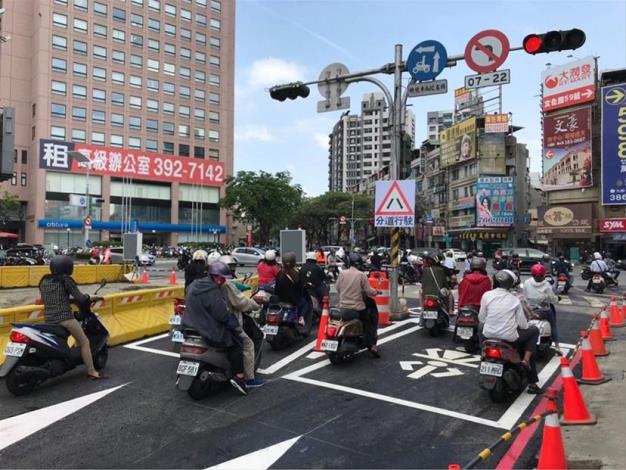大順陸橋兩側車道 29日12時開放通行