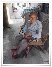 old ladies with bound feet