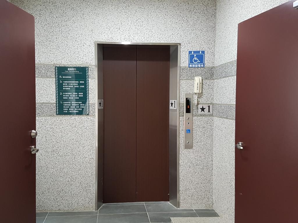 無障礙電梯設施