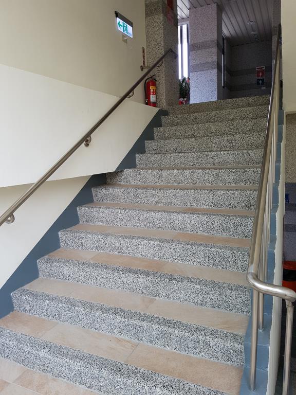 高齡樓梯扶手設計