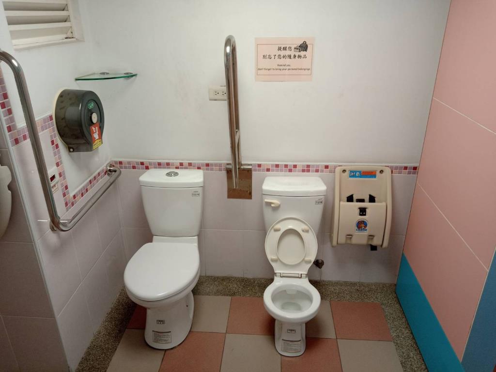 第二辦公處無障礙及親子廁所